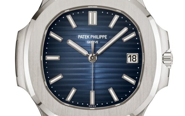 PATEK PHILIPPEE NAUTILUS SELF-WINDING - Image 4